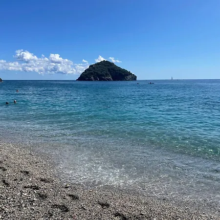Vista Mare Piscina E Servizio Navetta * Bergeggi
